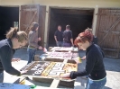 2012_TidH-Tafeln kleben_3